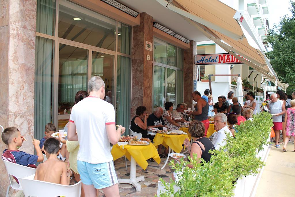 Hotel Madrid Cattolica Exterior photo